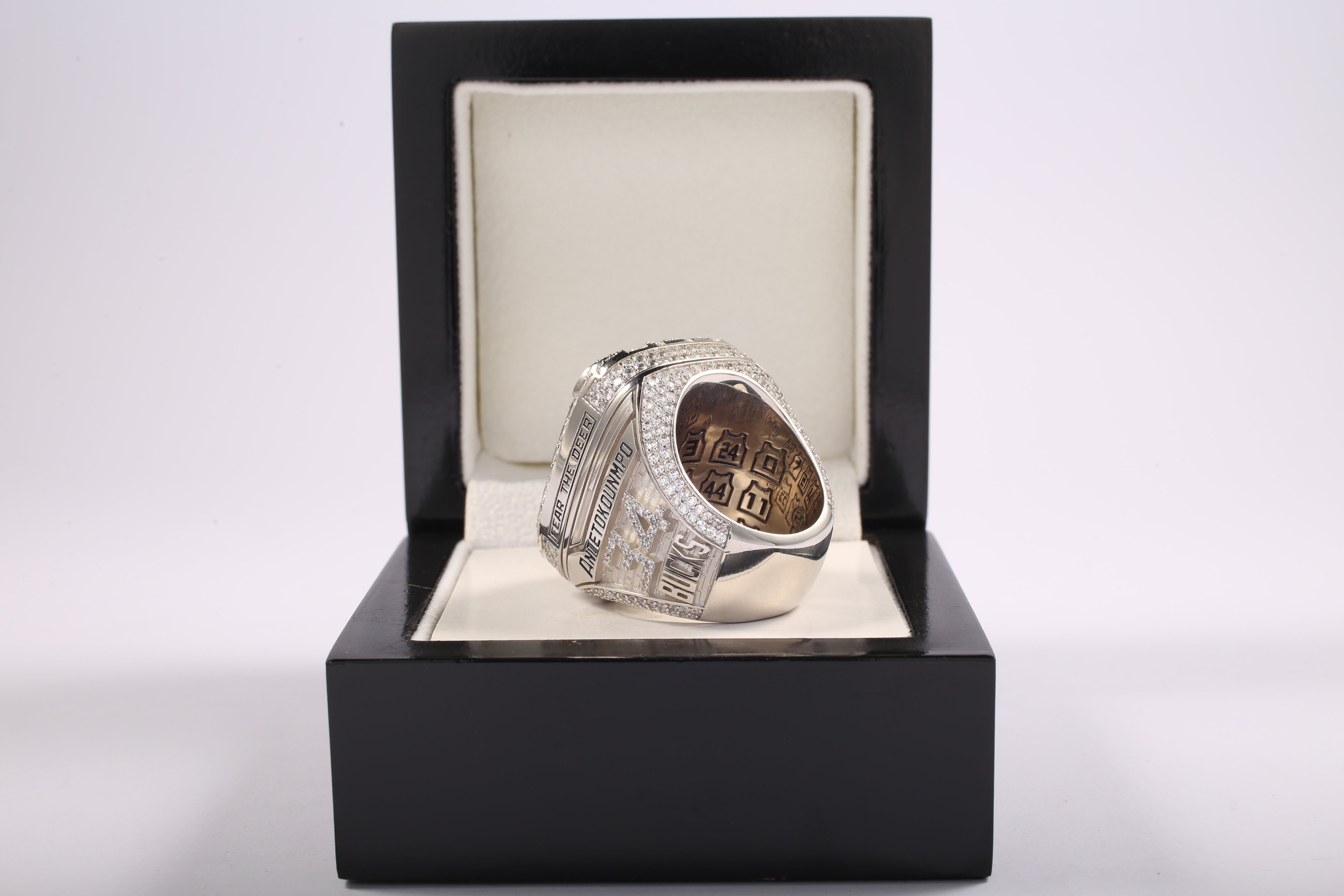 2021 Milwaukee Bucks Championship Ring - Ultra Premium Series
