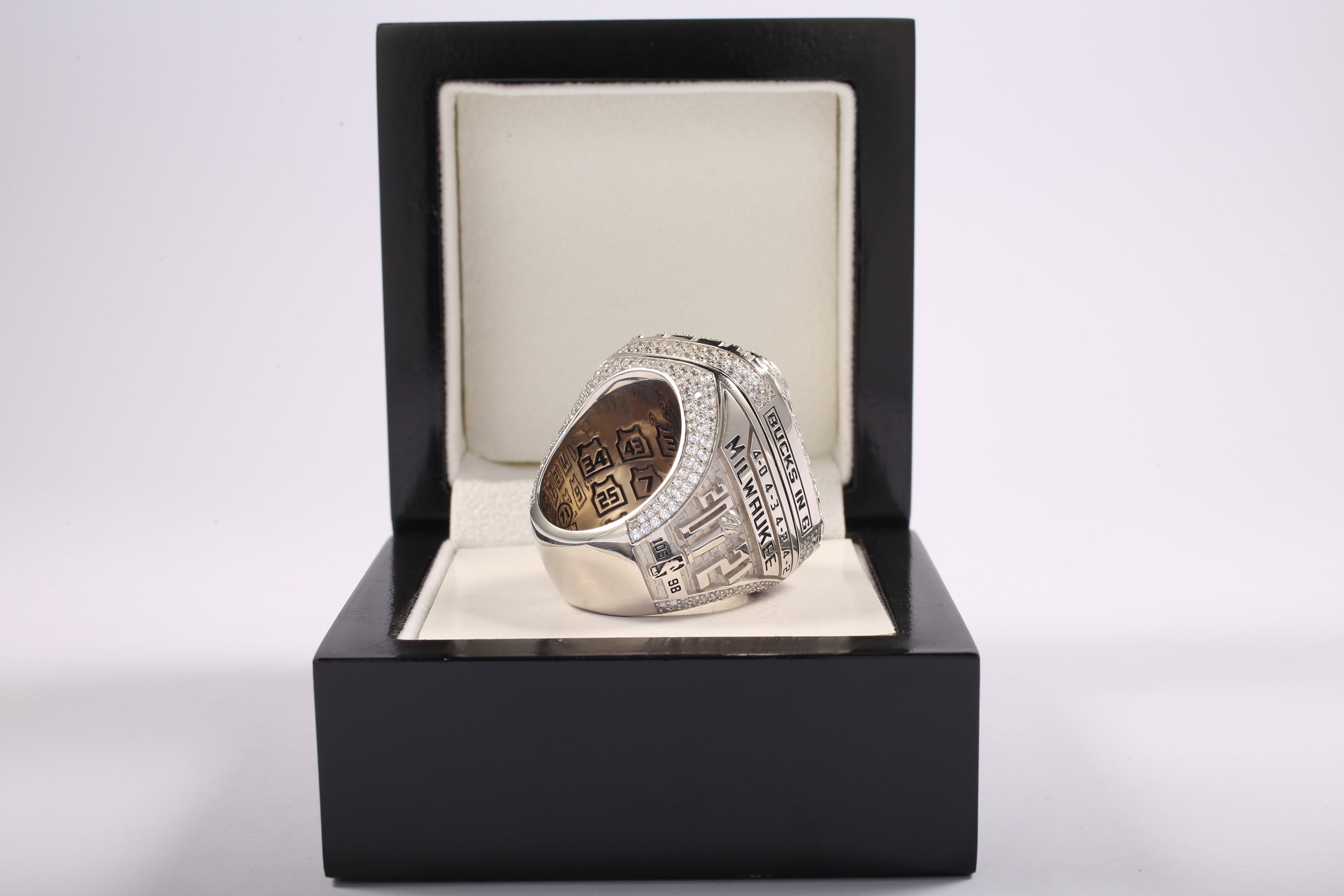 2021 Milwaukee Bucks Championship Ring - Ultra Premium Series