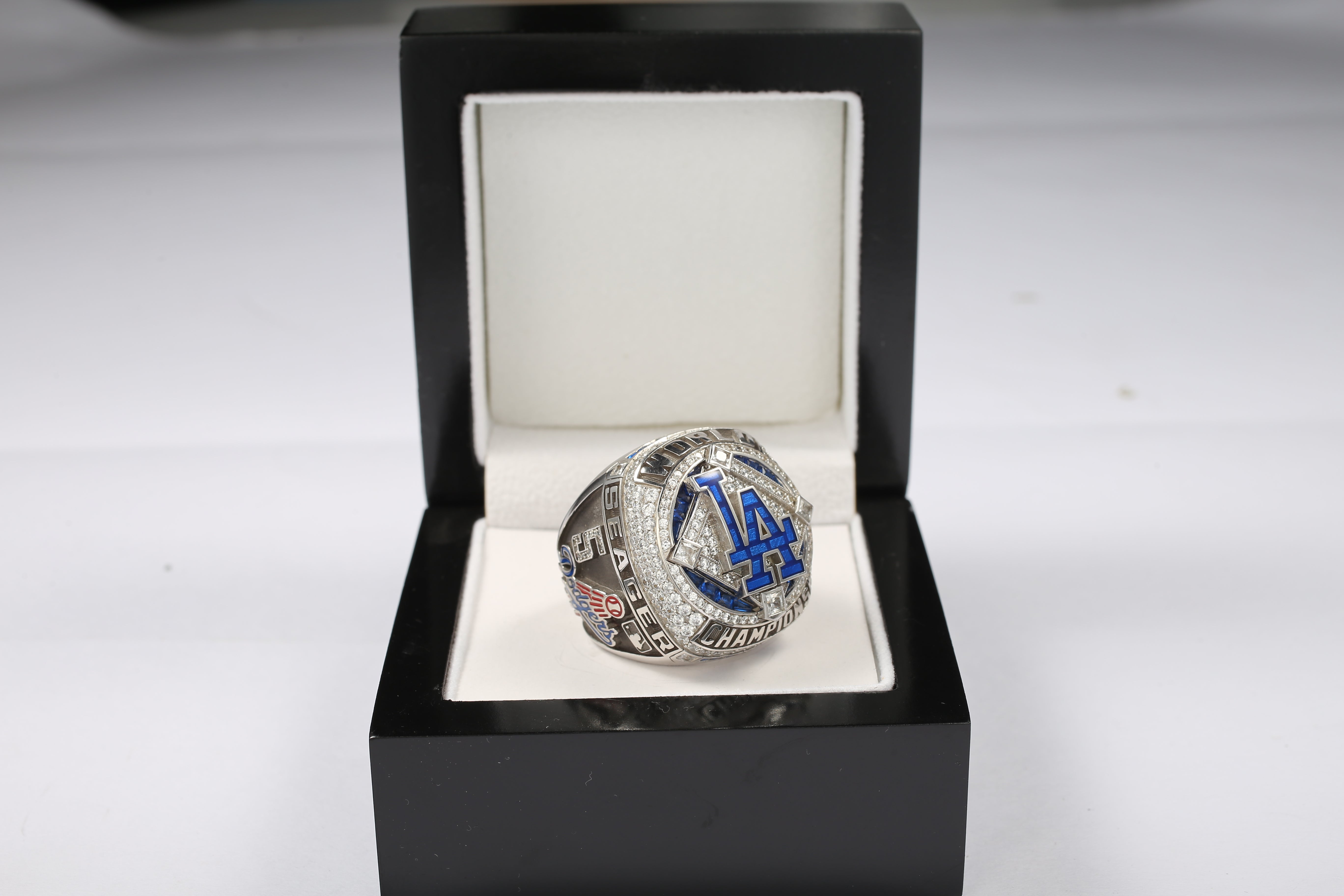2020 Los Angeles Dodgers World Series Championship Ring - Ultra Premium Series