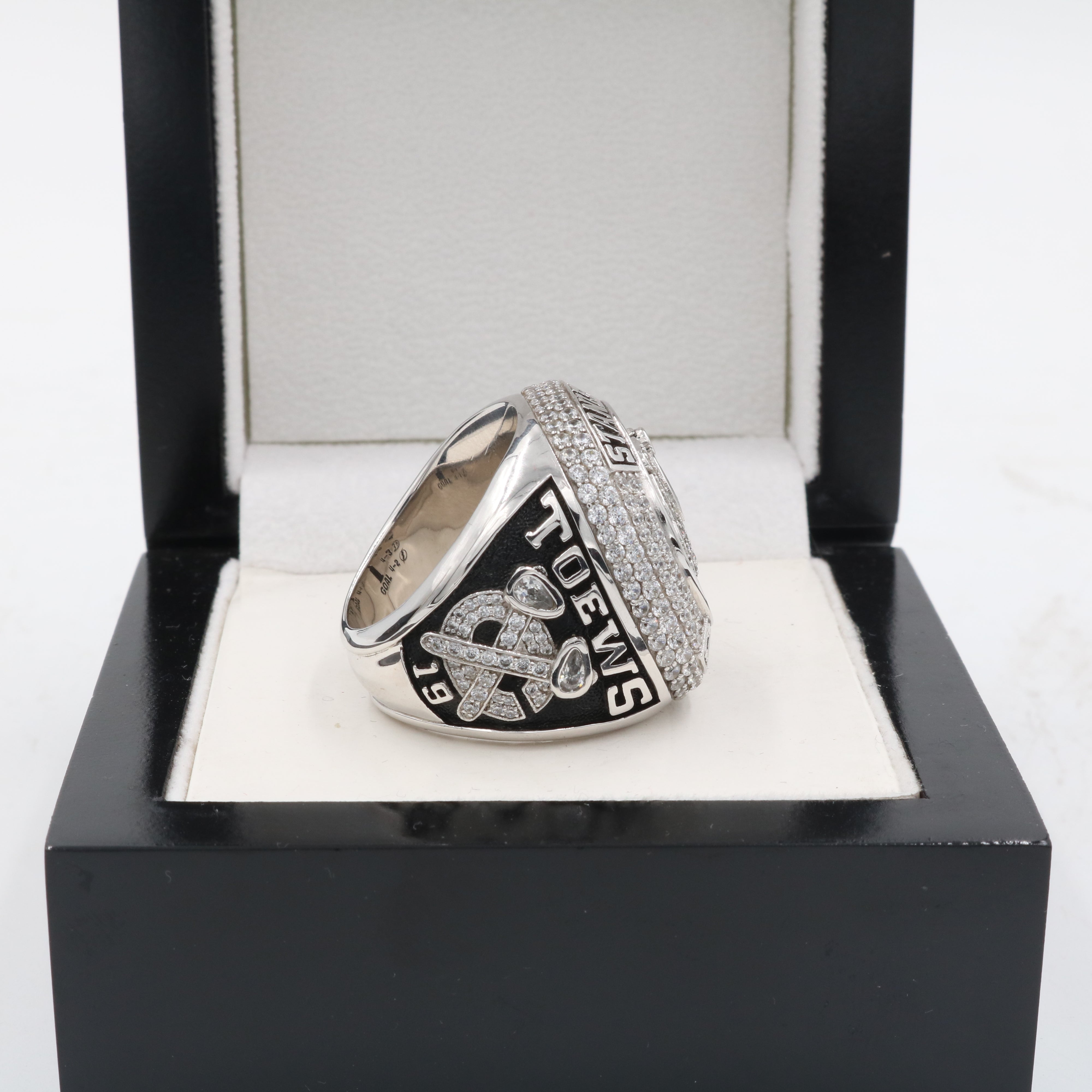 2015 Chicago Blackhawks Stanley Cup Ring - Ultra Premium Series
