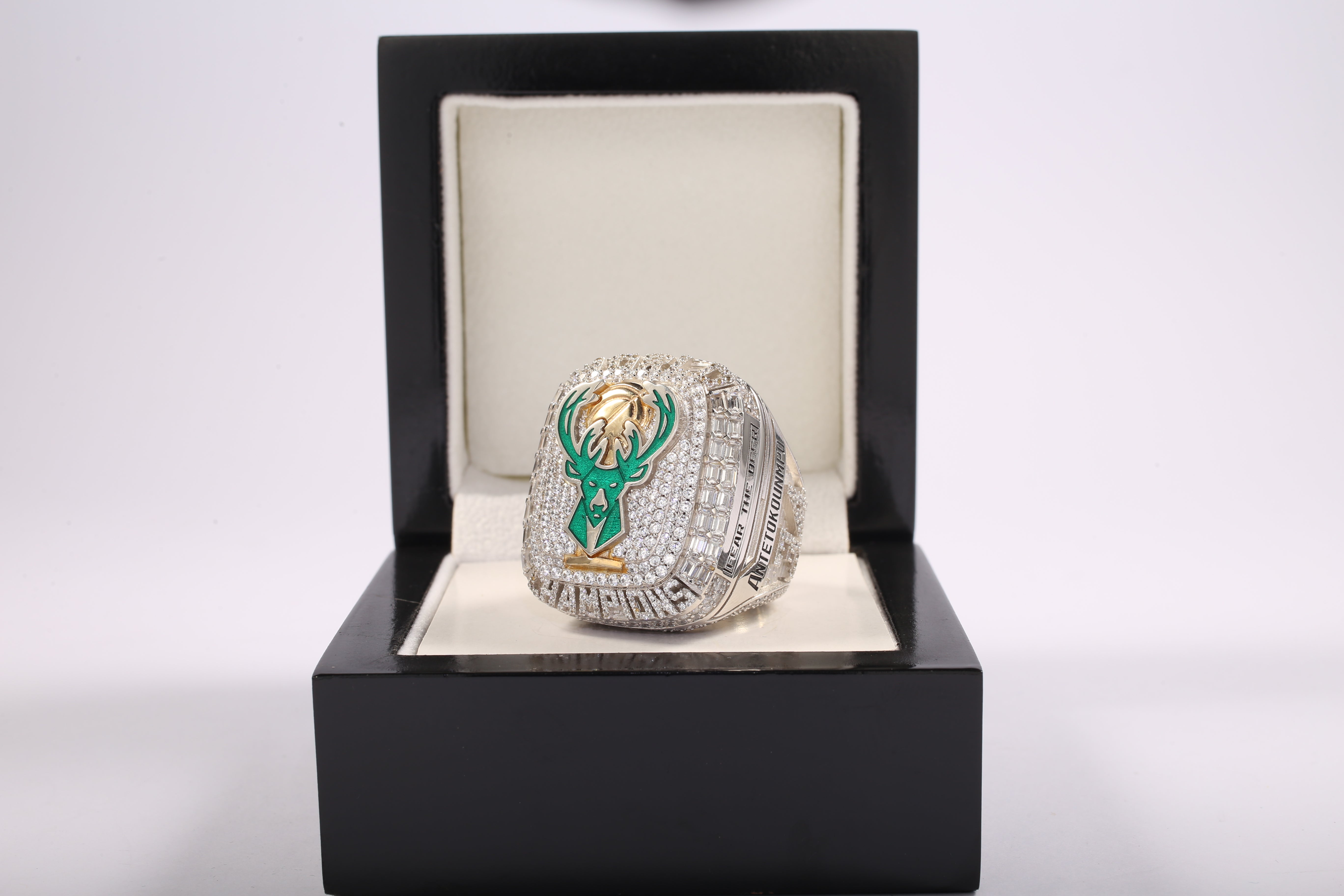 2021 Milwaukee Bucks Championship Ring - Ultra Premium Series